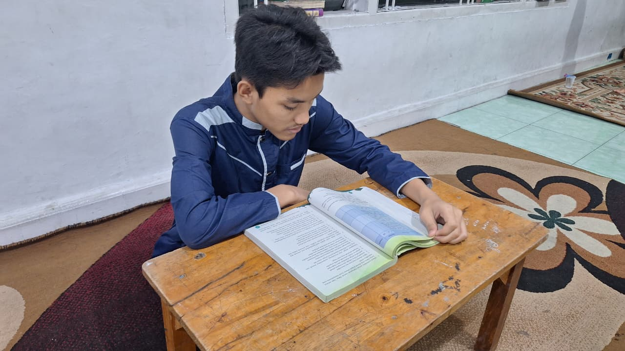 Cahaya Iman di Balik Meja Belajar, Perjuangan Fadil Menjemput Mimpi Melalui Olimpiade Pendidikan Agama Islam